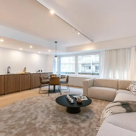 Modern And Spacious Design Nearby The *
