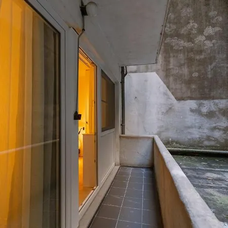 Apartment Modern And Spacious Design Nearby The *